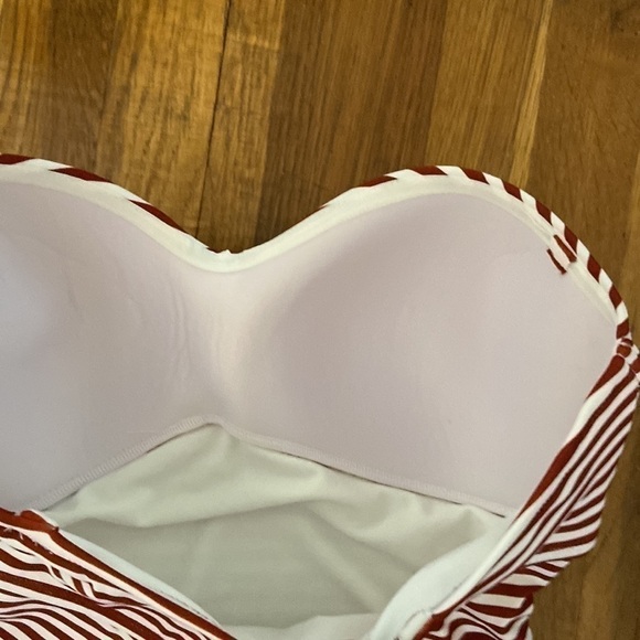 KONA Sol Stripped Twisted Bandeau Piece Swimsuit - Picture 7 of 9